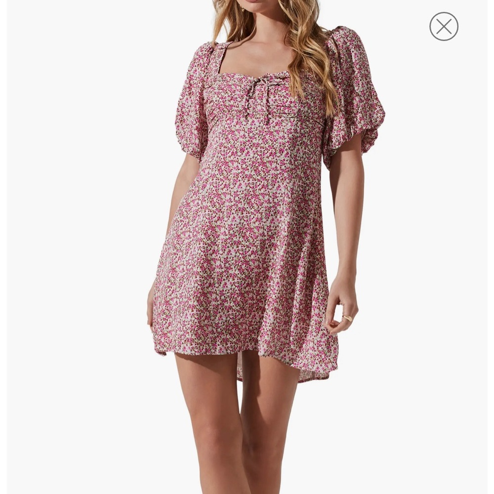 NWT ASTR Floral Print Puff Sleeve Dress